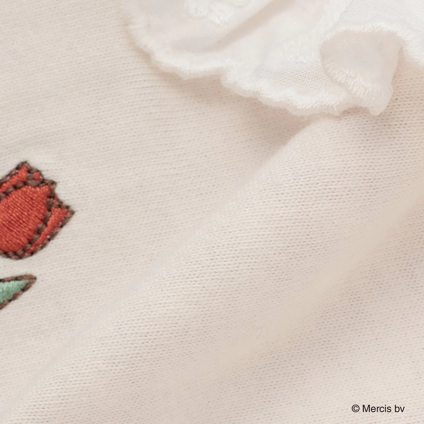 [petit main] Baby Miffy Flower Embroidered Bib